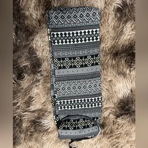 Patterned Women's Hosiery in Black and Gray